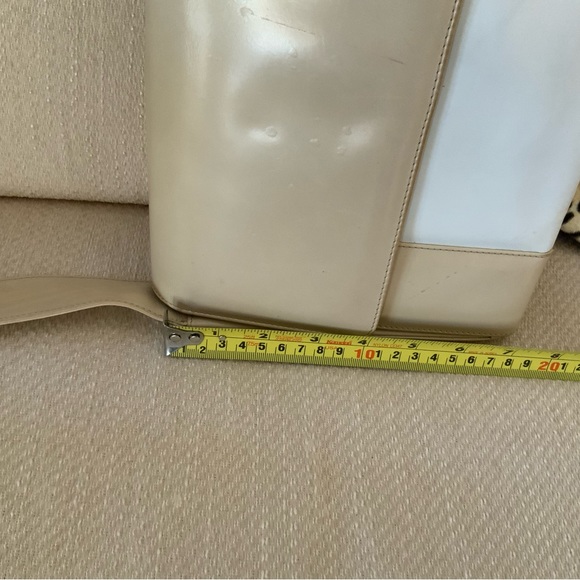 Vintage Carolina Herrera Shoulder bag - Picture 10 of 16